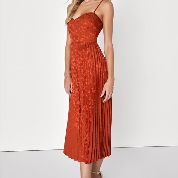 Lulu's Regal Romance Rust Floral Jacquard Pleated Satin Midi Dress - Size M - Picture 2 of 6